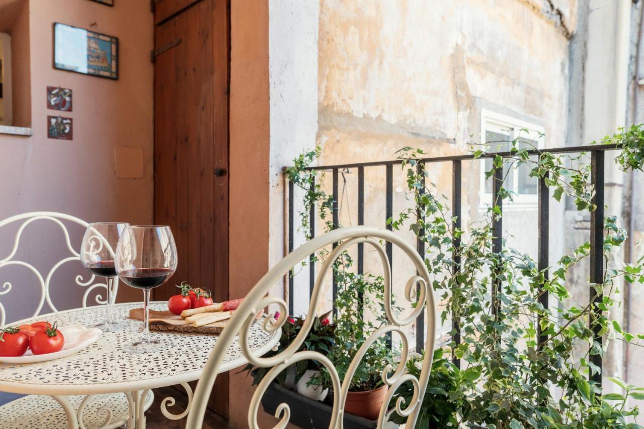 Domus Quiritum Charming, Appartamento D'Epoca A Campo De' Fiori Roma Ngoại thất bức ảnh