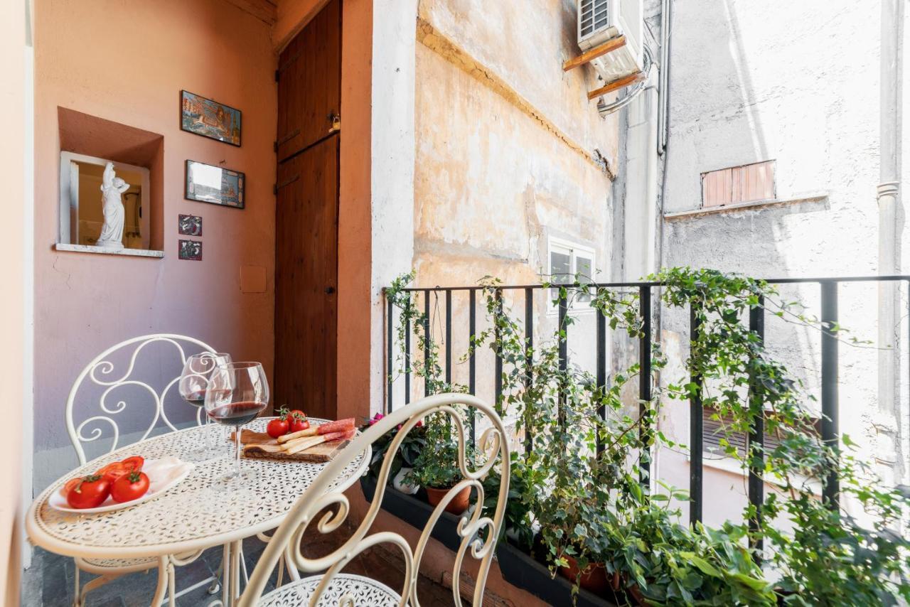 Domus Quiritum Charming, Appartamento D'Epoca A Campo De' Fiori Roma Ngoại thất bức ảnh